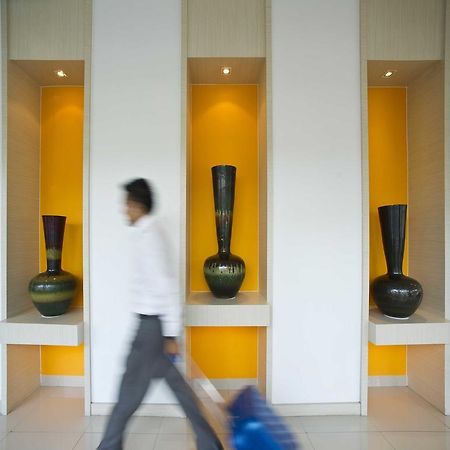 Zuri Express Hotel Pekanbaru Buitenkant foto