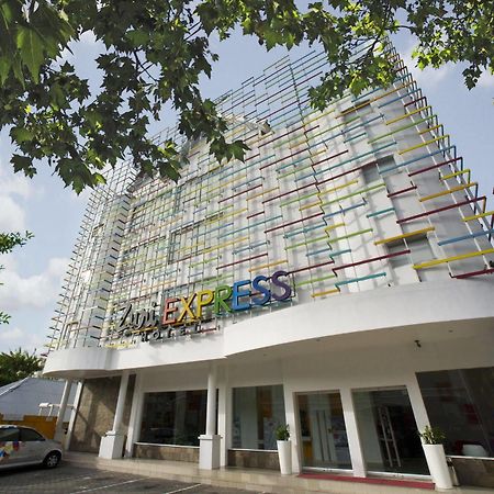 Zuri Express Hotel Pekanbaru Buitenkant foto