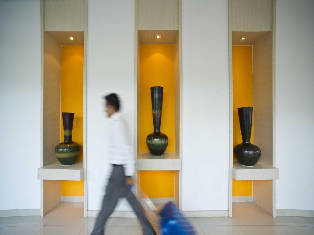 Zuri Express Hotel Pekanbaru Buitenkant foto