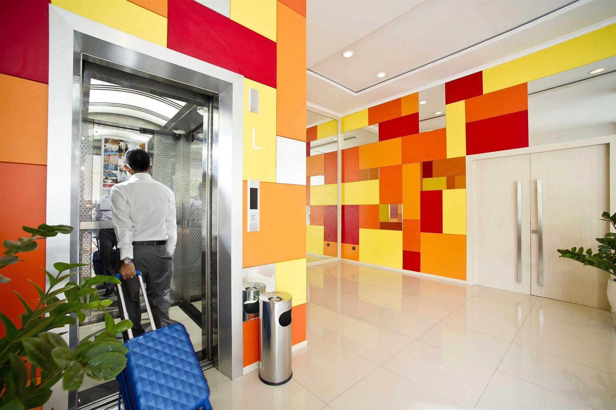 Zuri Express Hotel Pekanbaru Buitenkant foto